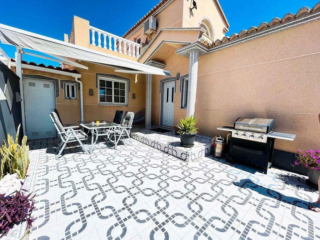 [326] Casa adosada en Urb. Torrealmendros, Torrevieja