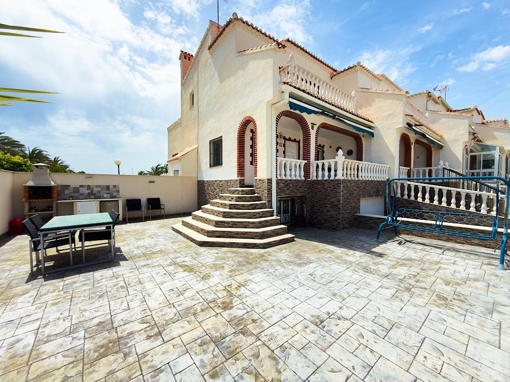 [351] Casa adosada en Urb. Torrealmendros, Torrevieja