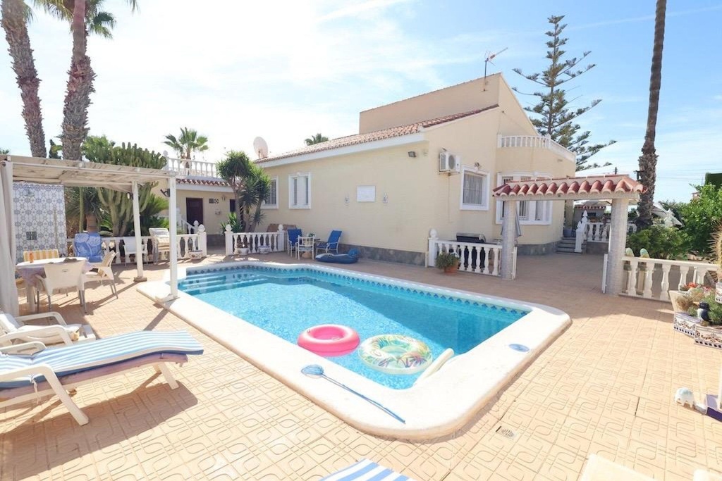 [701] Casa / Chalet en Urb. El Chaparral, Torrevieja